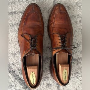 Men’s size 11.5 Allen Edmonds lace up shoes